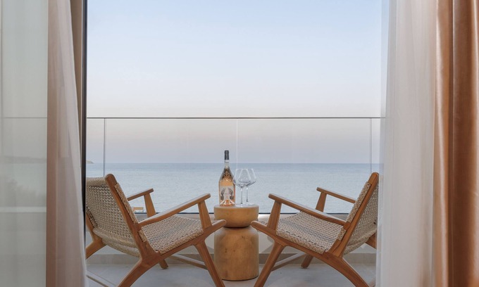 Old Quarter Apartamento | "KALES 2" SEA VIEW SUITES