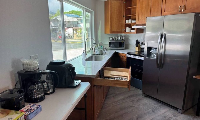 Kalihi Valley Casa | Kalihi Stream, Coffee Bar, Ro Water, Split Ac, WIFI, Black Out Curtain, 4Parking