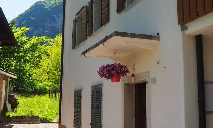 Longarone Apartamento | Apartamento KALIPE 'DOLOMITI rodeado de naturaleza