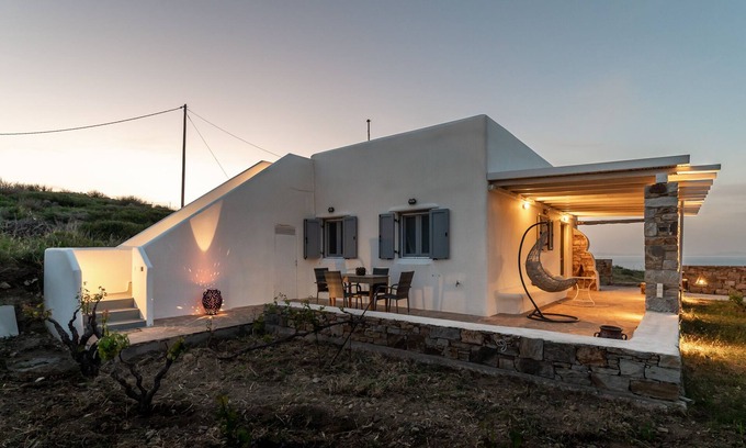 Engarai Villa | Kalliston, Romantic Villa with Amazing Sea View