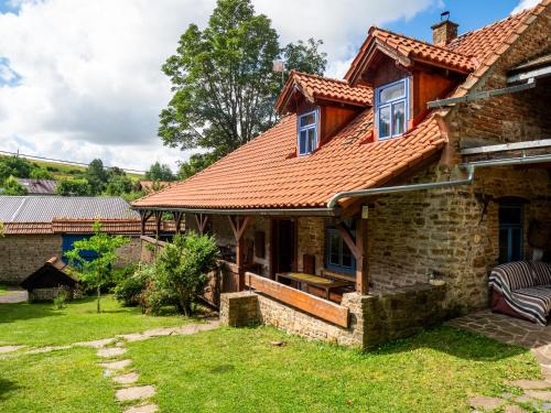 Abrahamovce Casa | Kamenny dom Pikovce