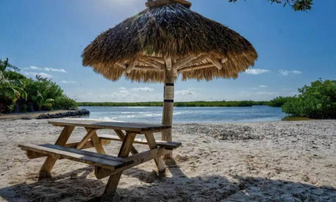 Key Largo Cabaña | Kampground Escape w/ Kayaks, Heated Pool & Marina!
