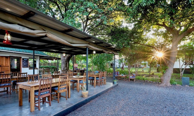 Livingstone Cabina | Kamunjila Lodge