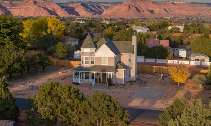Kanab Casa | Kanab Paradise House with 2 King Beds Close to Hiking Trails