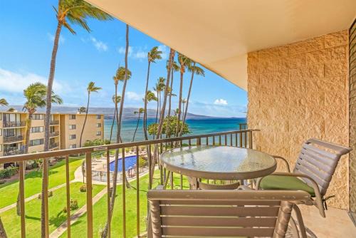 Maalaea Casa | Kanai A Nalu 408 — Top Floor Oceanfront Condo