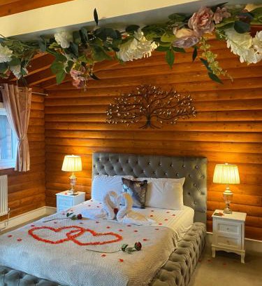 Blairgowrie Cabina | Kaoglen-Blossom-Hot tub-Cairngorms-Pet Friendly