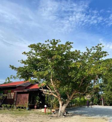 Kampung Ru Muda Chalet De Esquí | Kapas View, Zaki's Residence, Marang, Terengganu