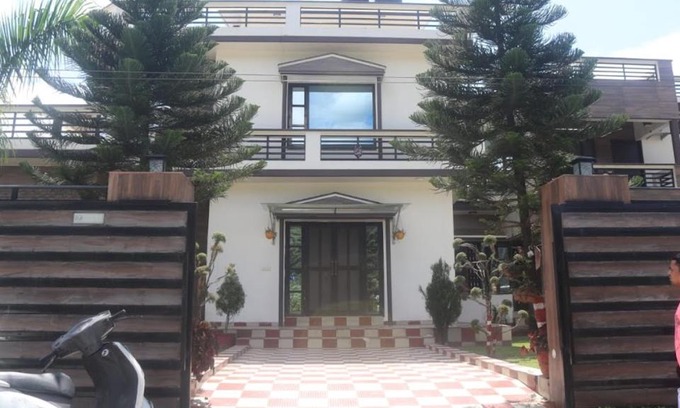 Bullawala Casa | Kapoor Villa Guesthouse