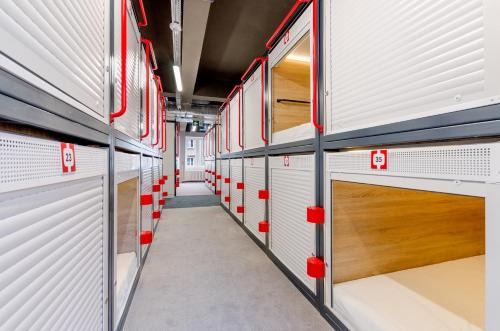 Srodmiescie Połnocne Hostal | Kapsuła Hostel Warszawa