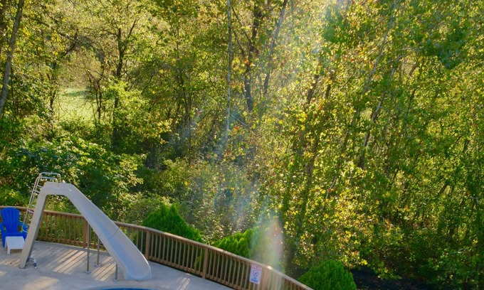 Linn Creek Casa | Karis Cottage - A 20 Acre Lakefront Estate, 6 + bd / 4bth, piscina y muelle