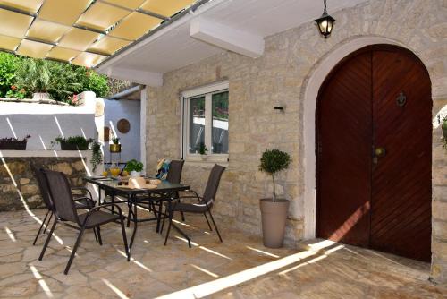 Agios Ioannis Peristeron Casa | Karmela's Cottage by CorfuEscapes
