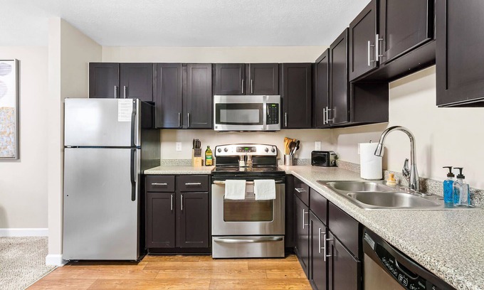 Northeast South Bend Apartamento | Kasa | Bright & Airy 2BD + Family Friendly | South Bend