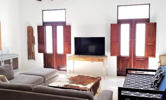 Old San Juan Apartamento | KASA The Lofts 201 HUGE 2 bed 2 bath for 6 Washer Dryer