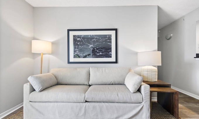 Delray Beach Apartamento | Kasa | Tranquil 2 BD + Near Golf Courses | Delray Beach