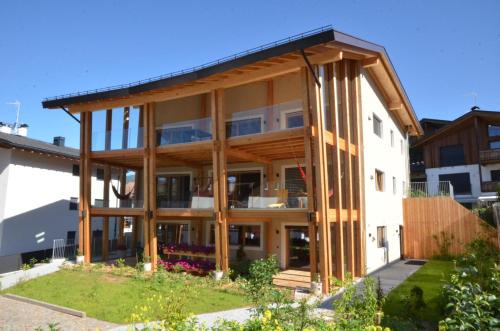 Kastelruth Apartamento | Kastelart - Karbon