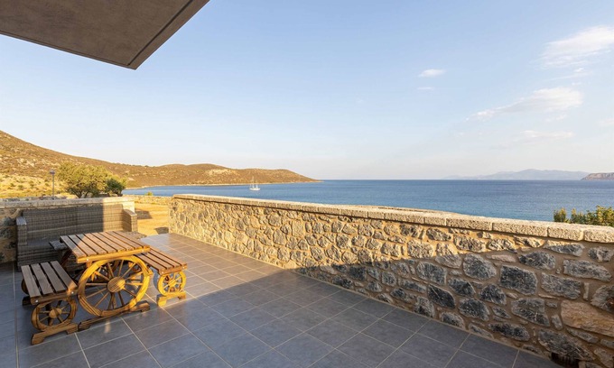 Monemvasia Casa | Katerinas Villa 1 - Monemvasia Beachfront Serenity