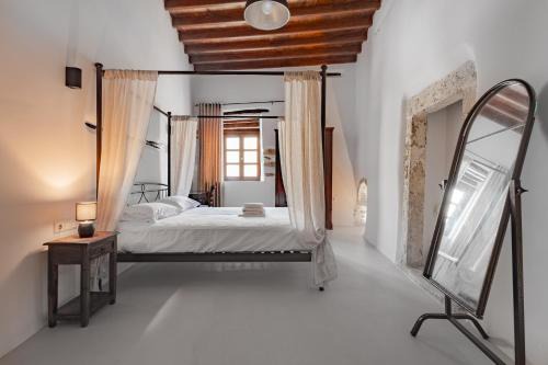 Naxos Apartamento | Katharsis Palace 15th Century Art Hotel at Naxos Old Town IV