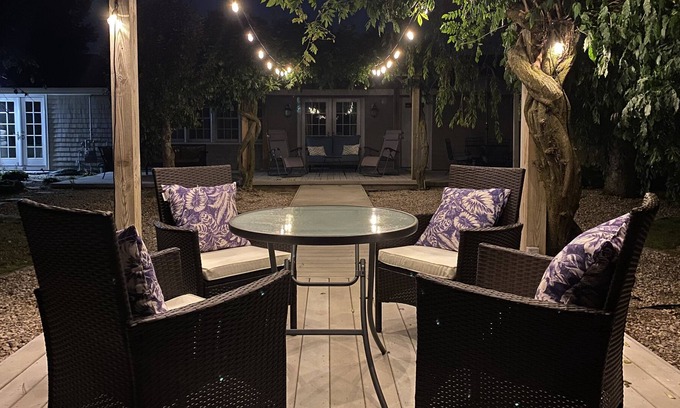 Dartmouth Cabaña | Kathy's Cottage (5 min. drive to Padanaram)