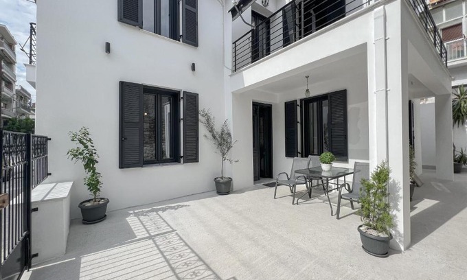 Volos City Centre Villa | Katie's Lemon Tree House