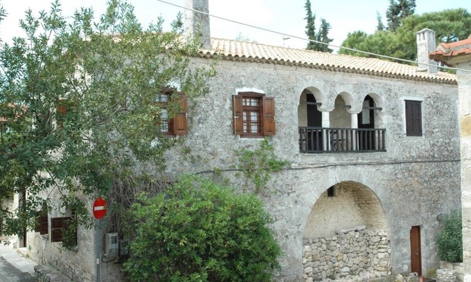 Afytos Villa | KATSANEIKO Mansión de piedra con piscina privada