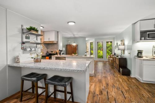 Poipu Apartamento | Kauai Waikomo Stream Villas 422 by Coldwell Banker Island Vacations
