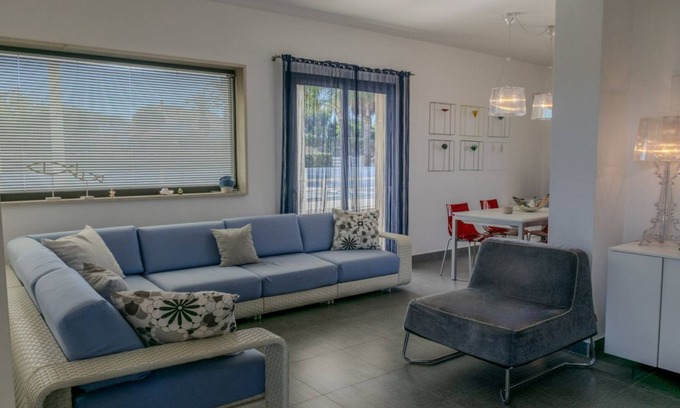Caucana-finaiti-casuzze-finaiti Nord Apartamento | Kaukana Seaside Flat with Shared Swimming Pool