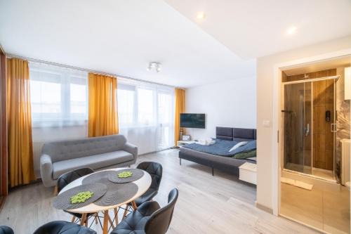Ostrow Wielkopolski Apartamento | Kawalerka Słoneczna w Centrum