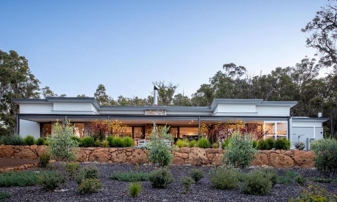 Yallingup Siding Casa | Kaya Lombo I Private Properties