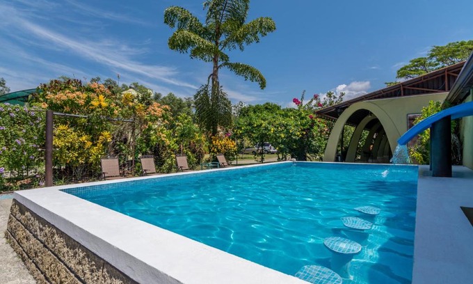 Damas Hotel | Kayak Lodge