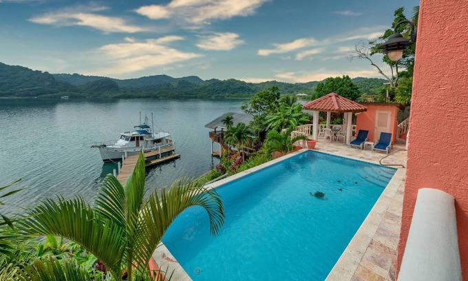 Punta Caribe Casa | KAYAK-TUBO DE LA INMERSIÓN. PISCINA NUEVA - BARCO Y CAPT. DISPONIBLE - GANADOR DEL PREMIO 5 ESTRELLAS