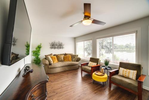 Portage Casa | Kayaks and Fire Pits Waterfront Portage Getaway!