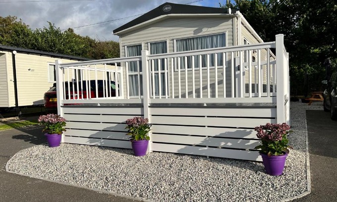 Newquay Casa | Kayes Retreat Three bed caravan Newquay Bay Resort Quieter area of park