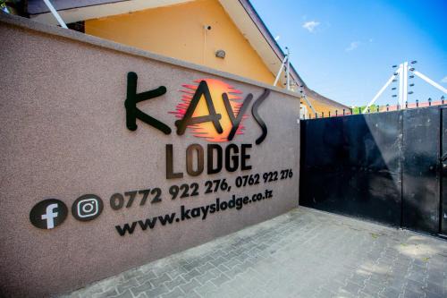 Msasani Cama Y Desayuno | KAYS LODGE