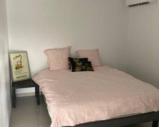 Le Lamentin Apartamento | KAZ'ANTILLAISE APPT AVEC PISCINE TI MAEVA 3/4P. LE LAMENTIN