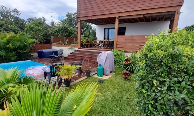 Saint-Paul Villa | KAZ VILLELE 4 STARS Pool / Jacuzzi