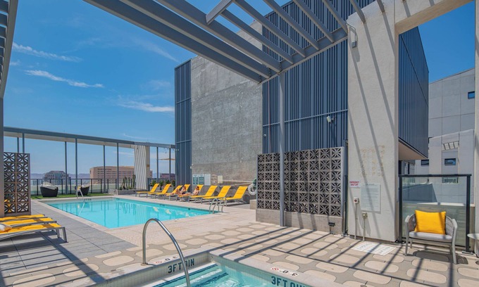 Evans Churchill Apartamento | KB - Joy on 4th