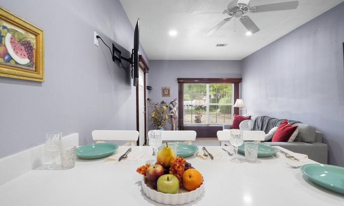 Memorial Apartamento | Keep it simple at this peaceful and centrally-located place