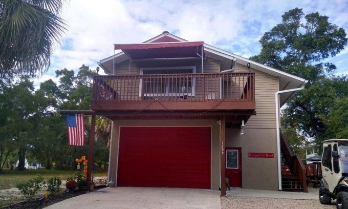 Steinhatchee Casa | Keepin' It Reel In Town Steinhatchee