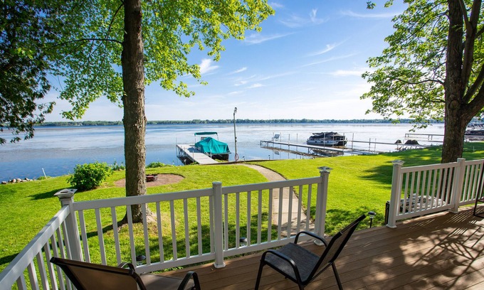 Shawano Cabina | Keepin it Reel on Shawano Lake!
