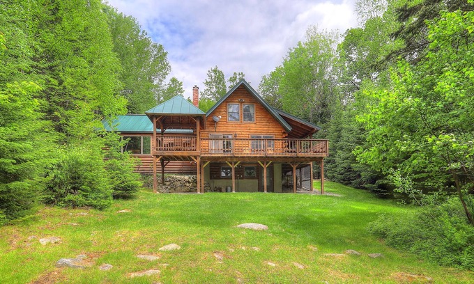 Rangeley Plantation Casa | Keewaydin Lodge - Beautiful home on Mooselookmeguntic Lake
