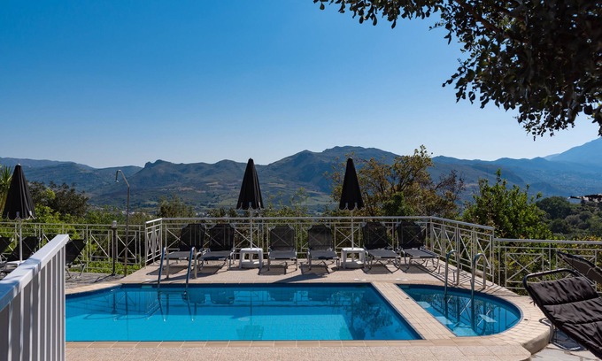 Atsipades Villa | Kefali Villa! Ecoturismo, totalmente privado, área exterior de 800 m2, piscina y jacuzzi.