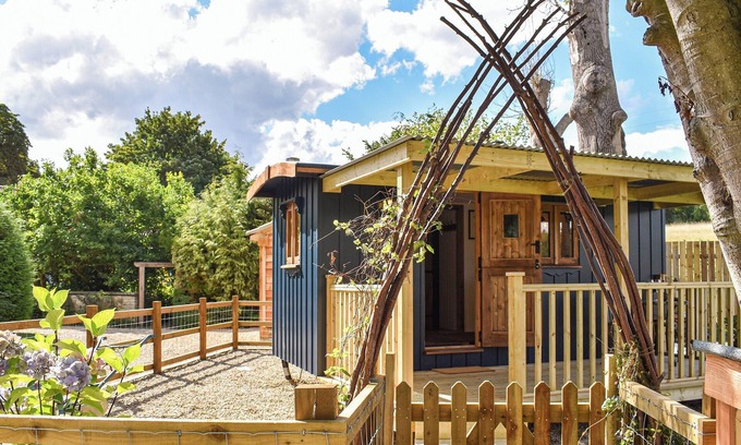 Easterside Cabaña | Keldholme Shepherds Hut - UK37158