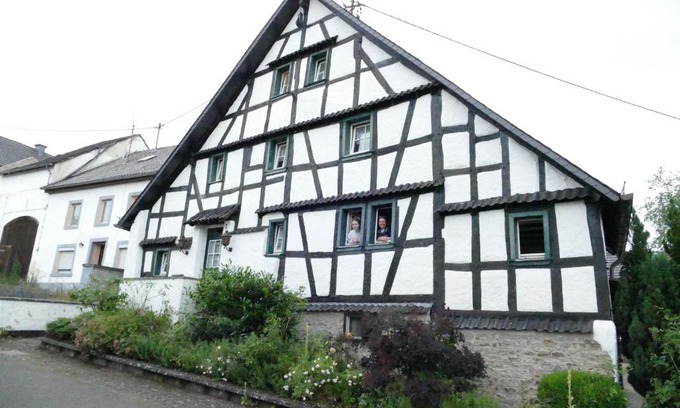 Schalkenmehren Casa | Kellisch Haus