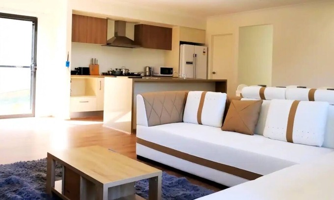 Kellyville Casa | Kellyville Spacious Modern House | Park&Lake
