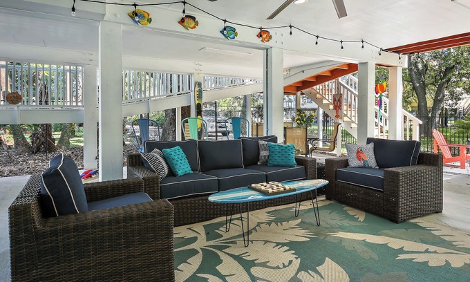 Clear Lake Shores Casa | Kemah Baydreaming! Near Kemah Boardwalk!