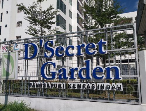 Setia Tropika Apartamento | Kempas Indah @ The Secret Garden Homestay