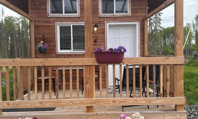 Soldotna Casa | Kenai River access! Cute little cabin with a loft