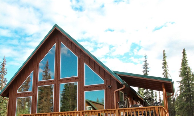 Soldotna Cabina | Kenai Riverfront Cabin, Private Fishing Platforms & Processing Room