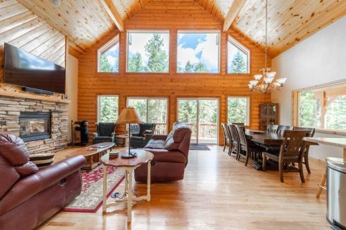 Meadow View Heights Casa | Kenner Retreat Fire Pit