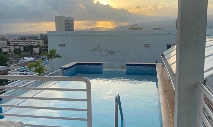 Eden Gardens Apartamento | Kensington two bedroom with pool and gym